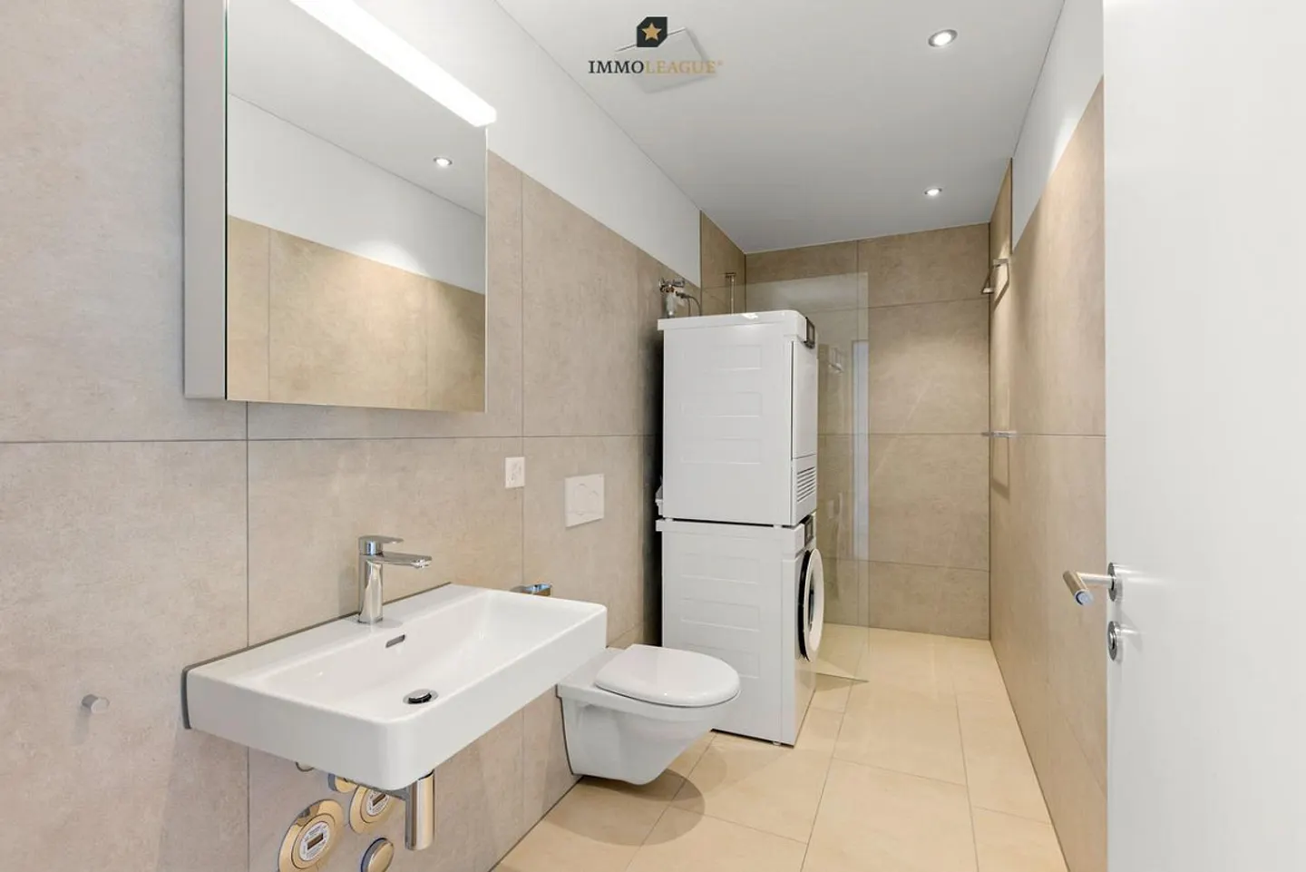 Situato in posizione centrale. Design moderno. Per il tuo comfort. - Foto 5 di 9