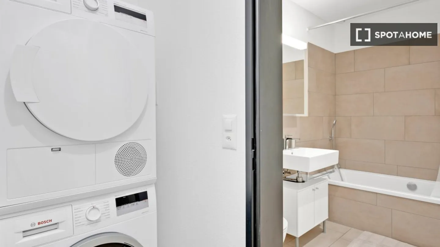 Discover, visit, and rent your new home online with complete confidence. - Photo 10 of 18