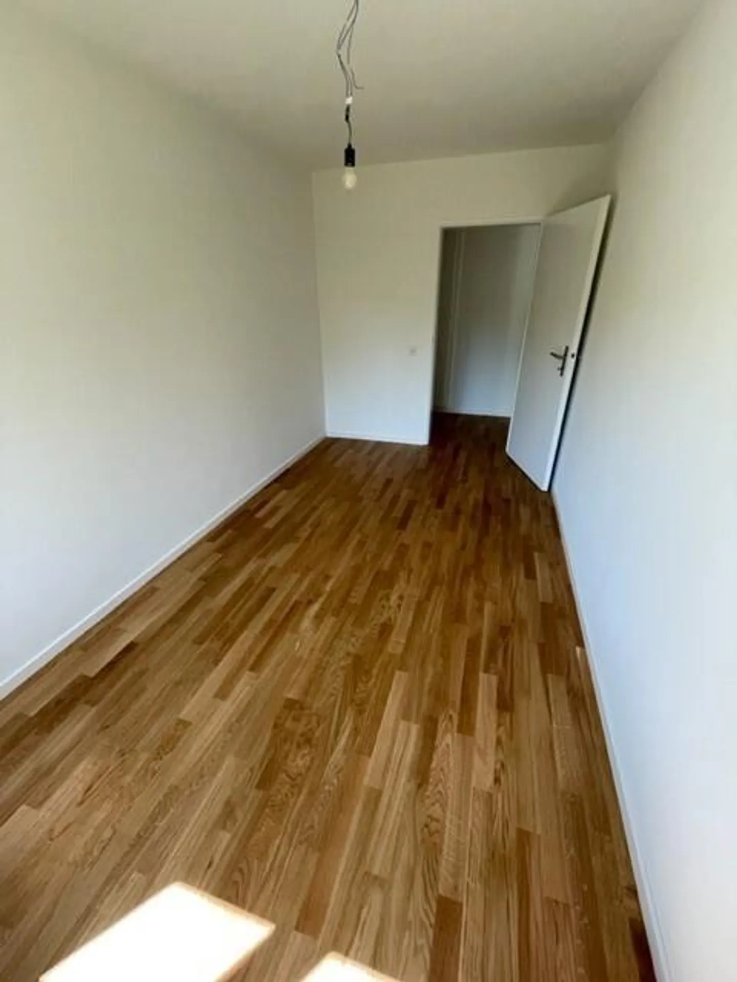 Attractive 3-room apartment in the green - Photo 3 of 6