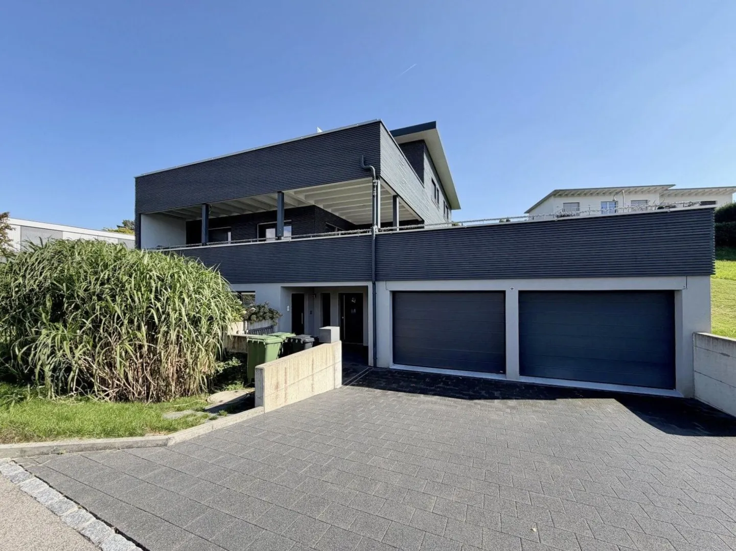 MODERNE VILLA MIT GROSSZÜGIGEM RAUMANGEBOT - Foto 1 von 6