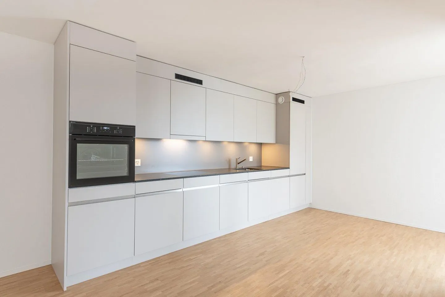 Modern 3.5-room apartment in the heart of Zollikofen - Photo 2 of 11