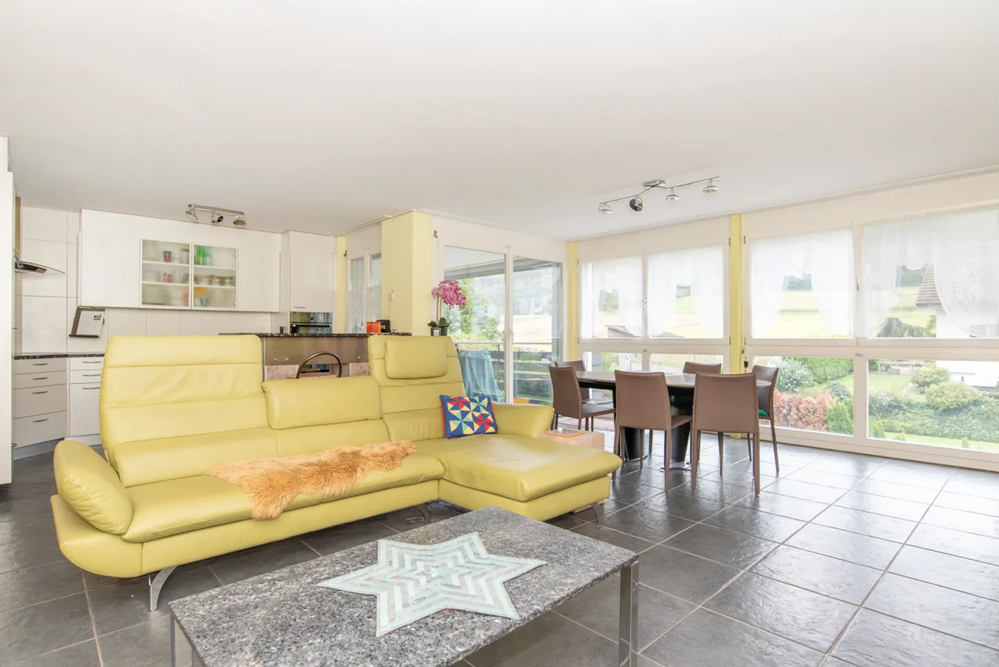 «Einziehen & wohlfühlen Gepflegte Wohnung mit Balkon und Lift» - Foto 2 von 9