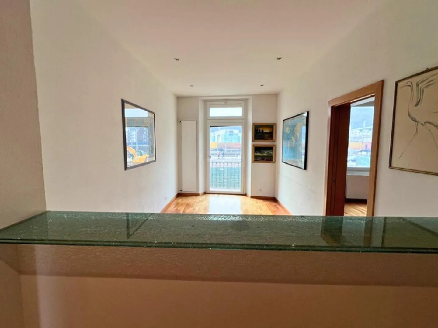 Zu verkaufen elegantes Apartment im Zentrum von Chiasso, das als Büros genutzt wird - Foto 5 von 10