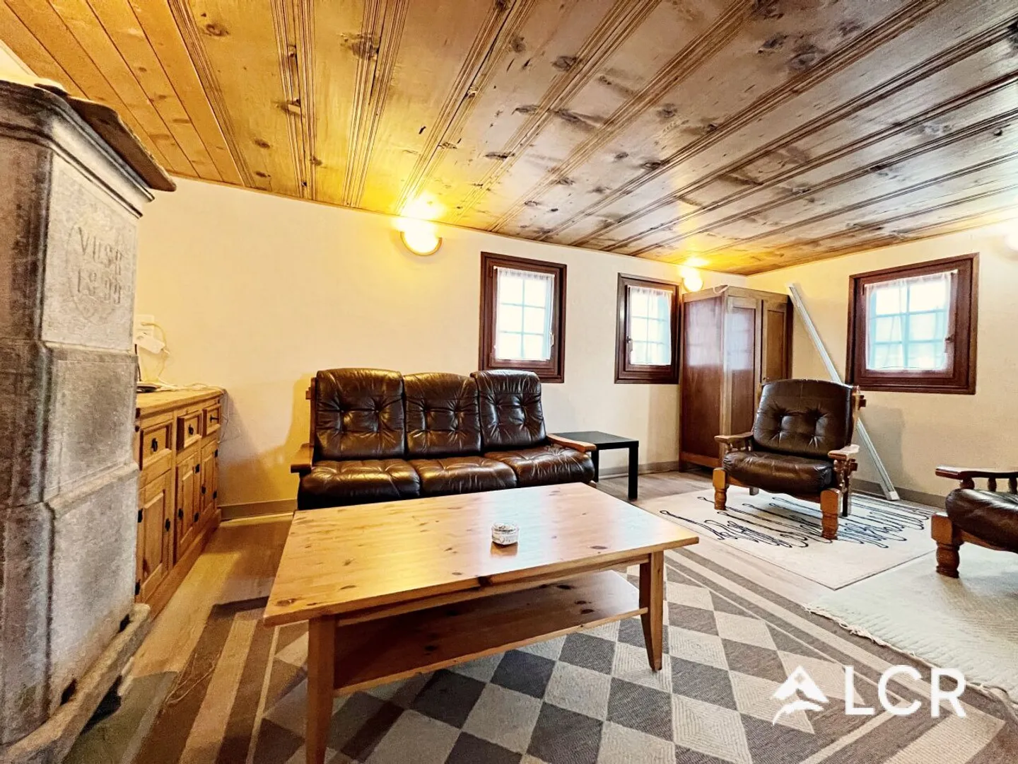 Wunderschöne 2,5-Zimmer-Wohnung möbliert - Holzofen - Viel Charme - Foto 4 von 8