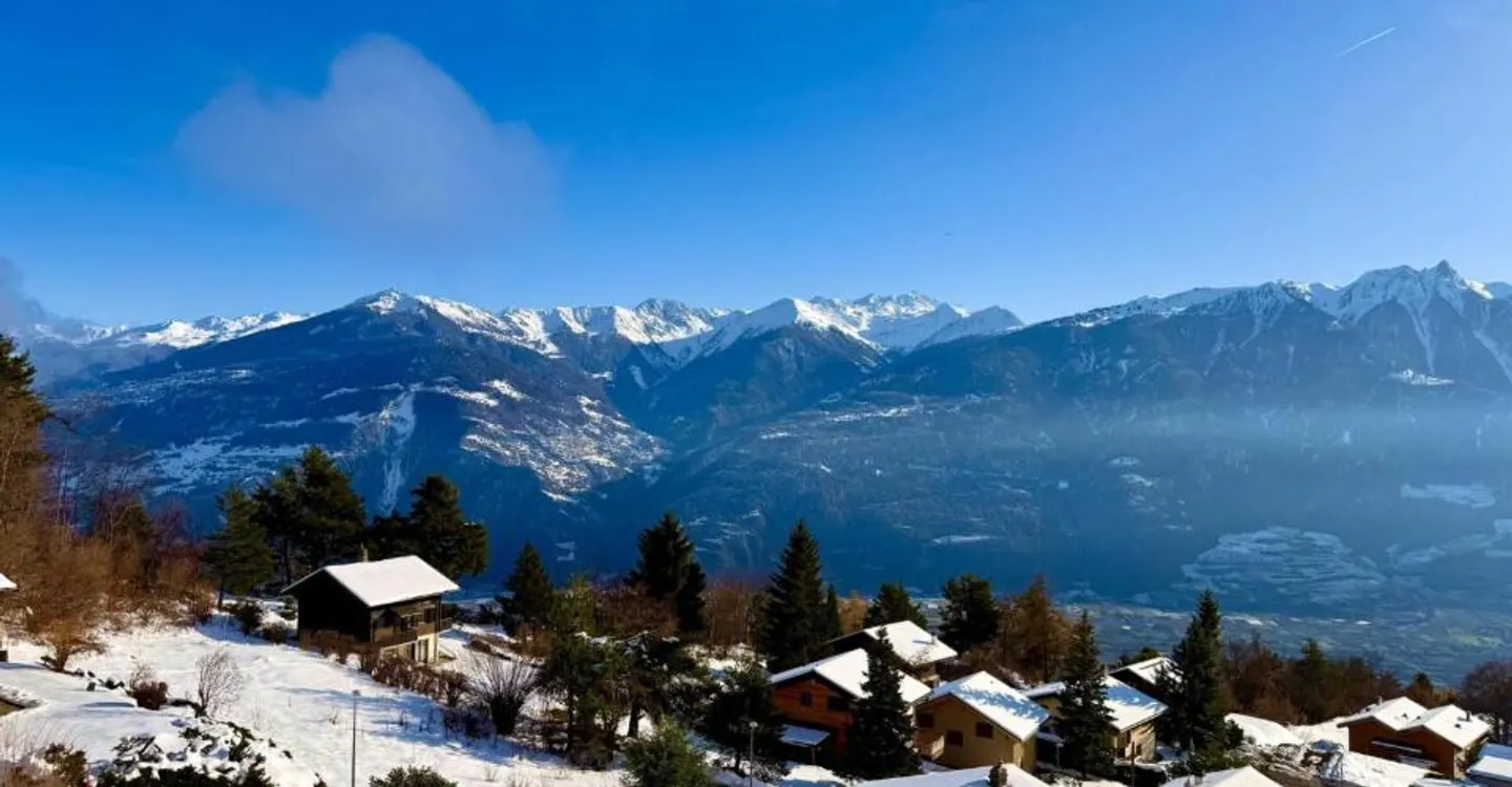 Duplex 5.5 Zimmer mit Balkon und Panoramablick in einer Zweitwohnung - Foto 9 von 11