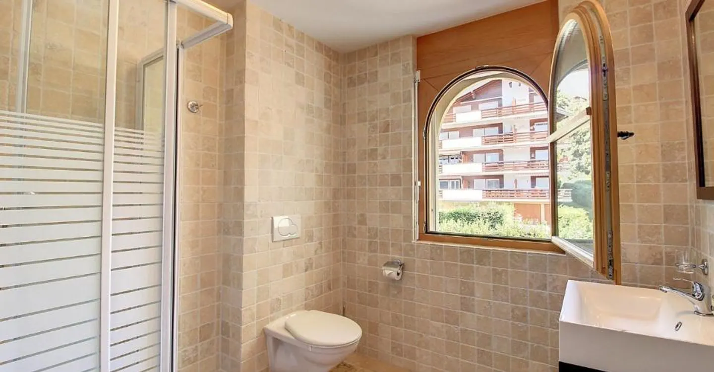 Duplex 5.5 Zimmer mit Balkon und Panoramablick in einer Zweitwohnung - Foto 10 von 11