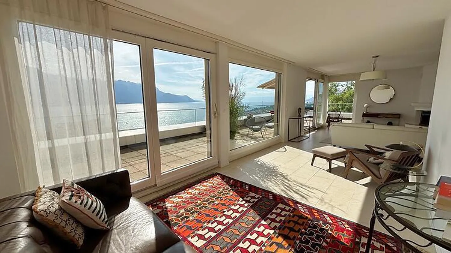 Appartement spacieux avec vue sur le lac - Photo 2 sur 9