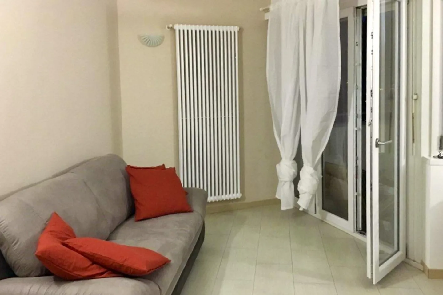 Appartamento con 2,5 stanze all'ultimo piano con vista aperta - Foto 3 di 12
