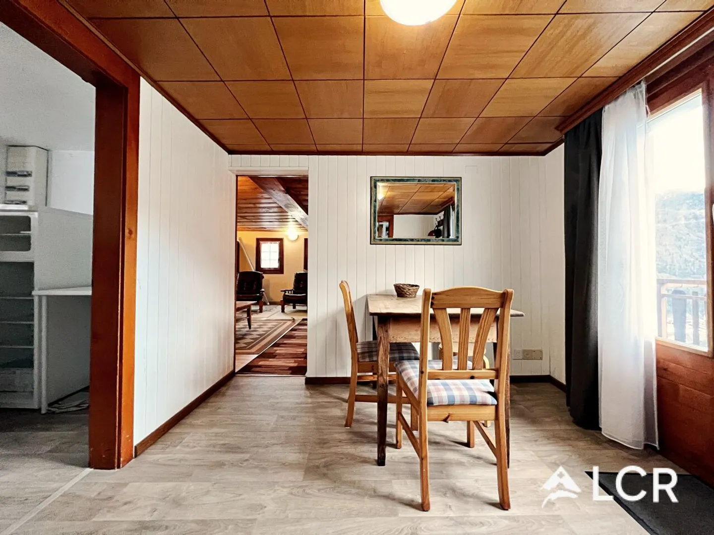 Wunderschöne 2,5-Zimmer-Wohnung möbliert - Holzofen - Viel Charme - Foto 6 von 8