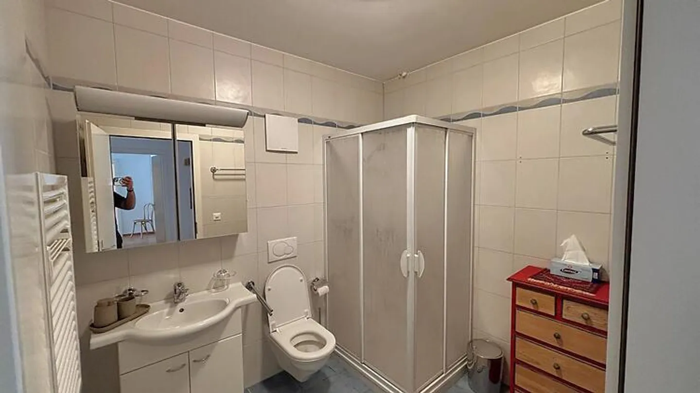 Appartement spacieux avec vue sur le lac - Photo 8 sur 9