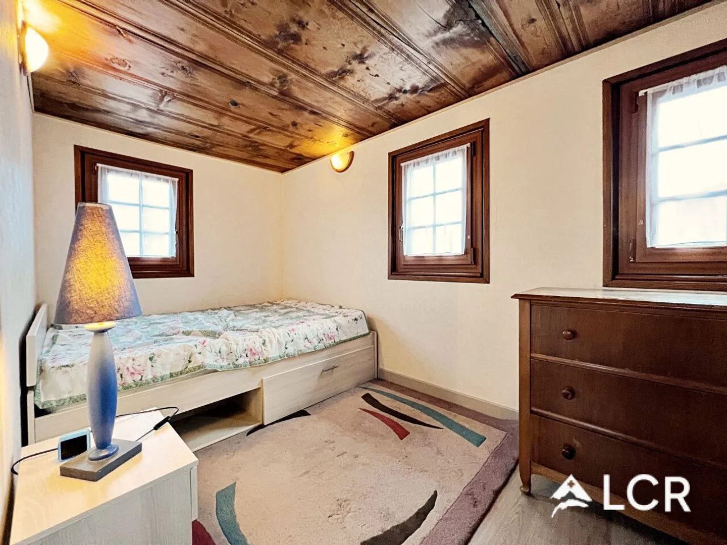 Wunderschöne 2,5-Zimmer-Wohnung möbliert - Holzofen - Viel Charme - Foto 7 von 8