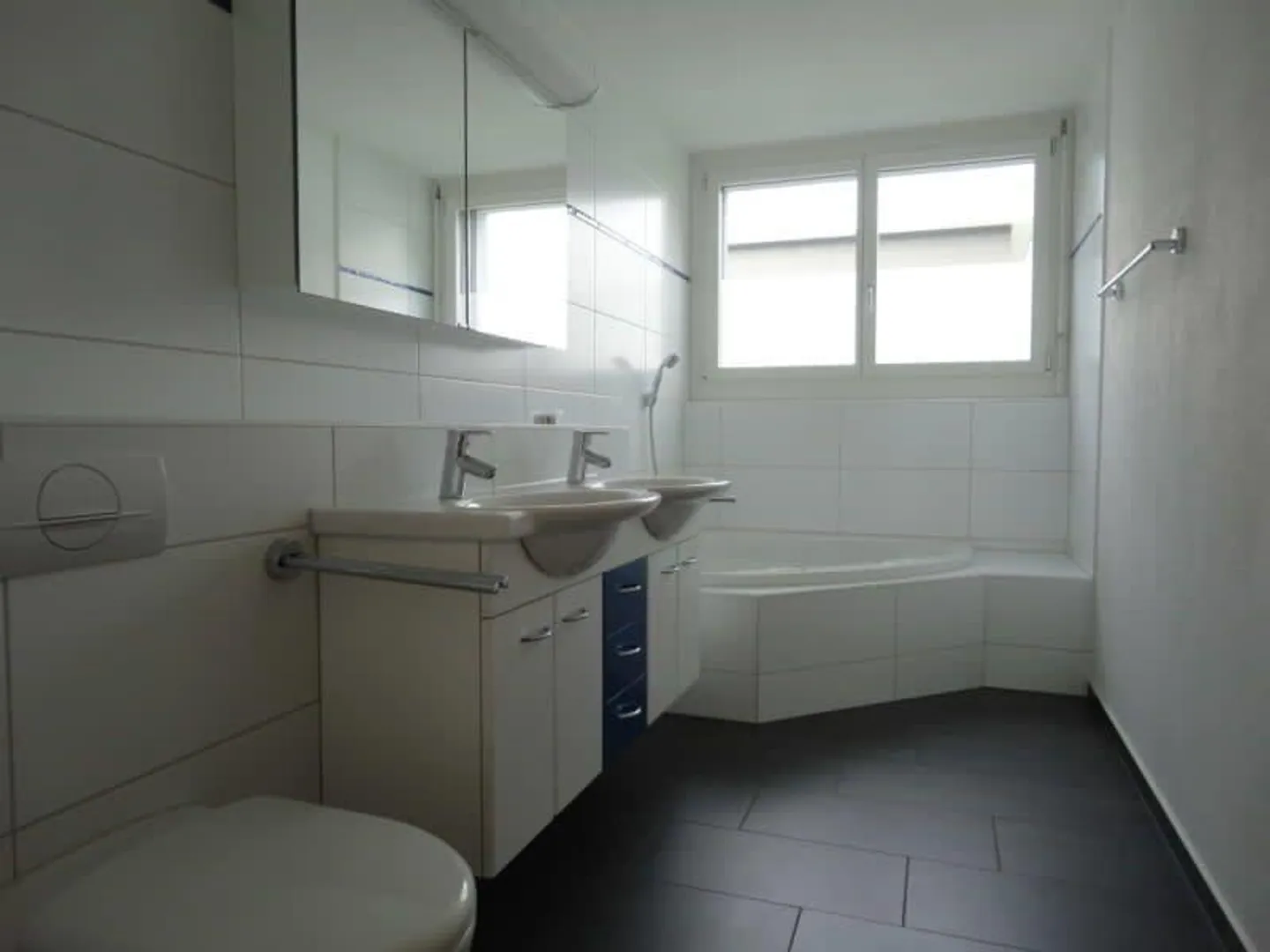 Appartamento di 4,5 stanze in un quartiere adatto alle famiglie e tranquillo - Foto 6 di 8
