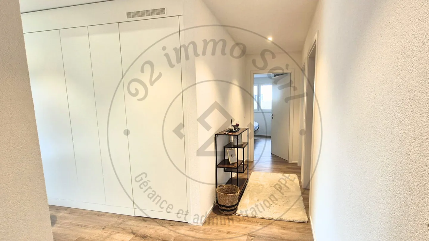 Très bel appartement de 4,5 pièces au rez-de-chaussée - Photo 5 sur 8