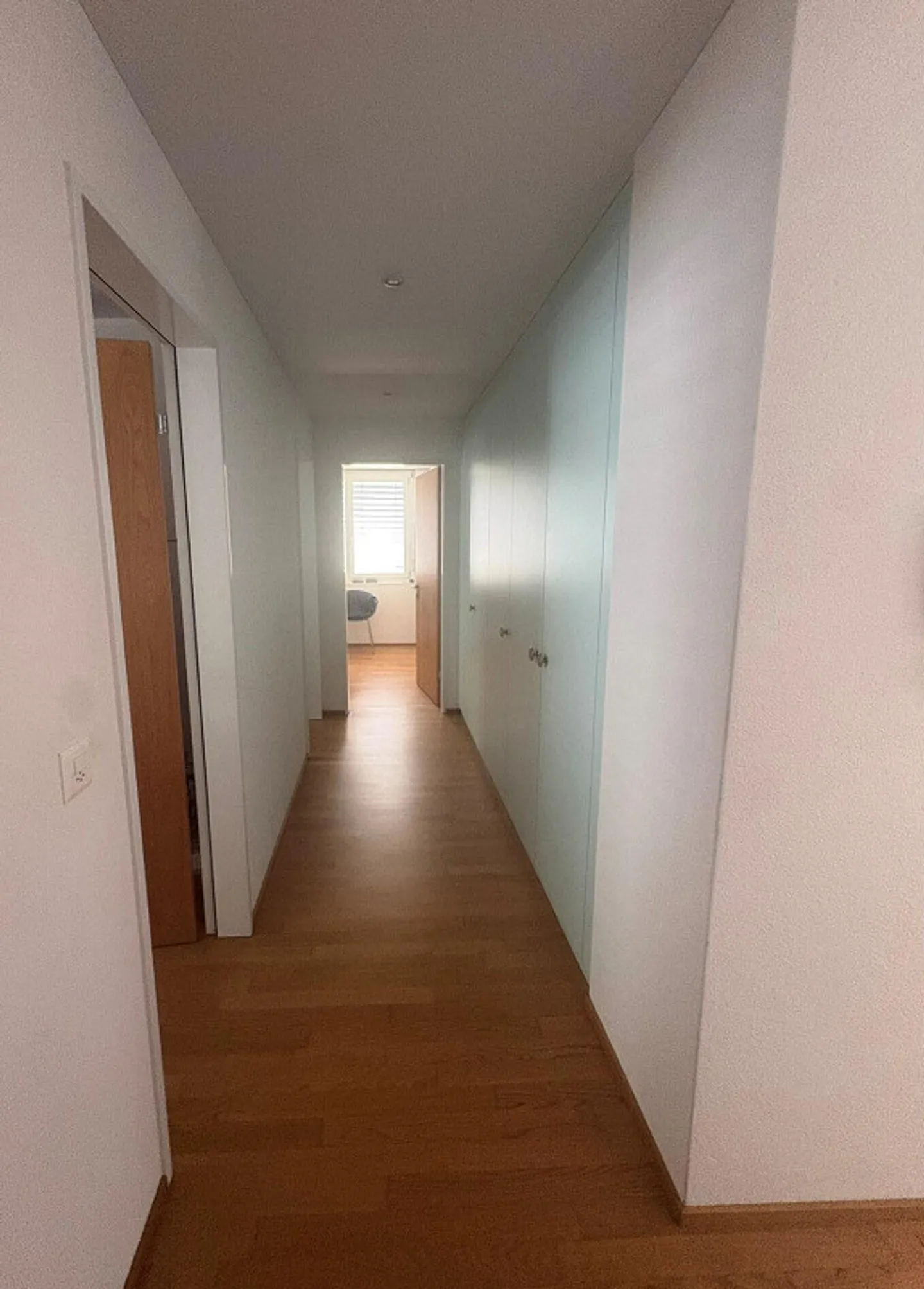 Appartamento di 4,5 stanze in un quartiere adatto alle famiglie e tranquillo - Foto 5 di 8