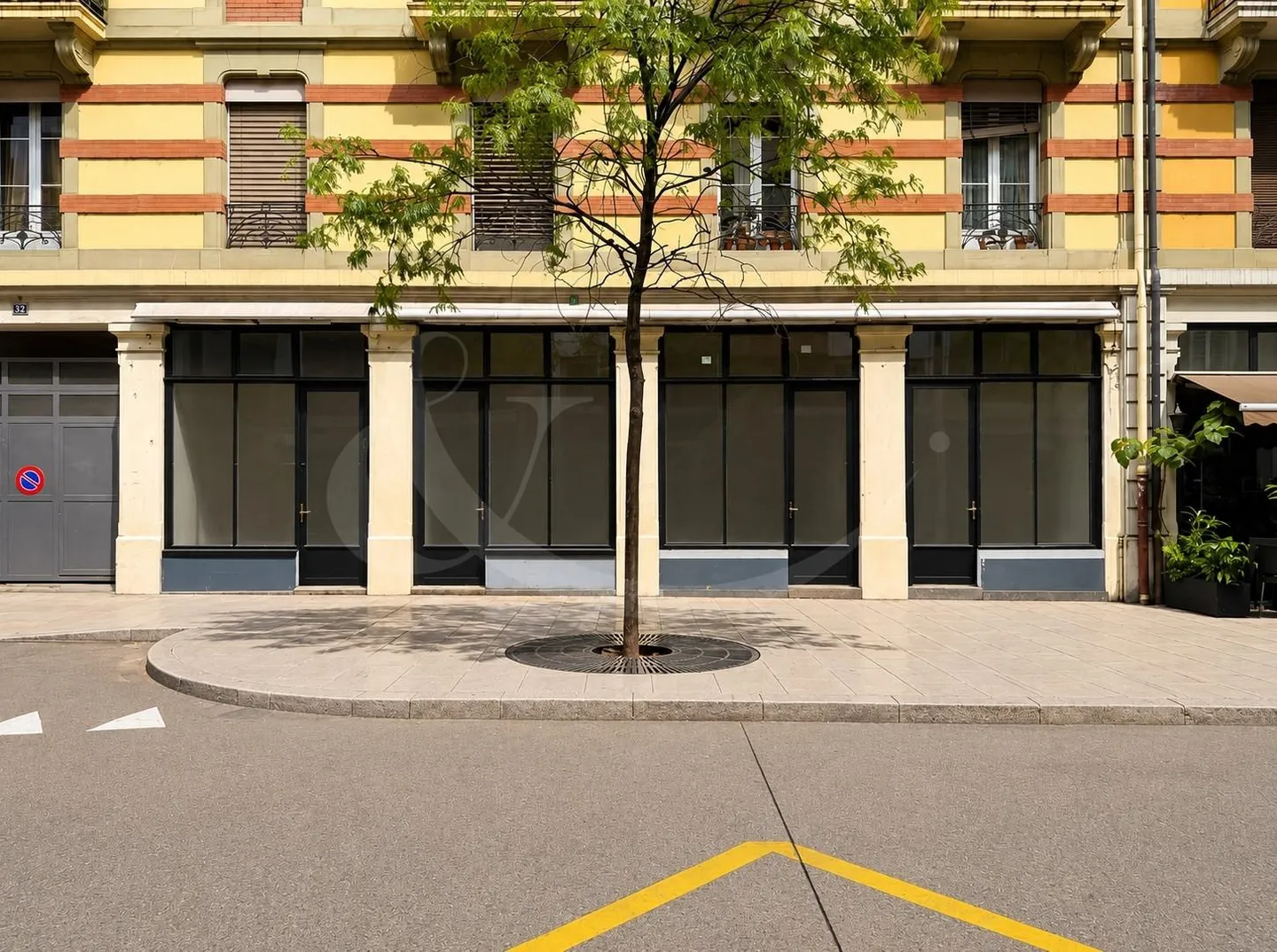 32 Rue de Monthoux, Gewerbearcade von 139 m2 - Pâquis - Foto 1 von 2