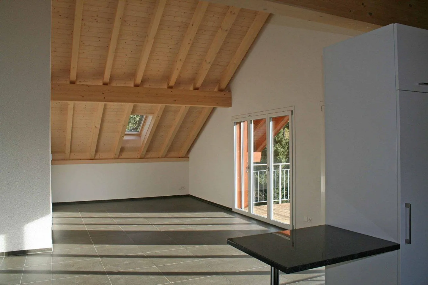 Dachwohnung zum Verlieben - 4½ Zimmer in Neuenegg - Photo 1 of 8
