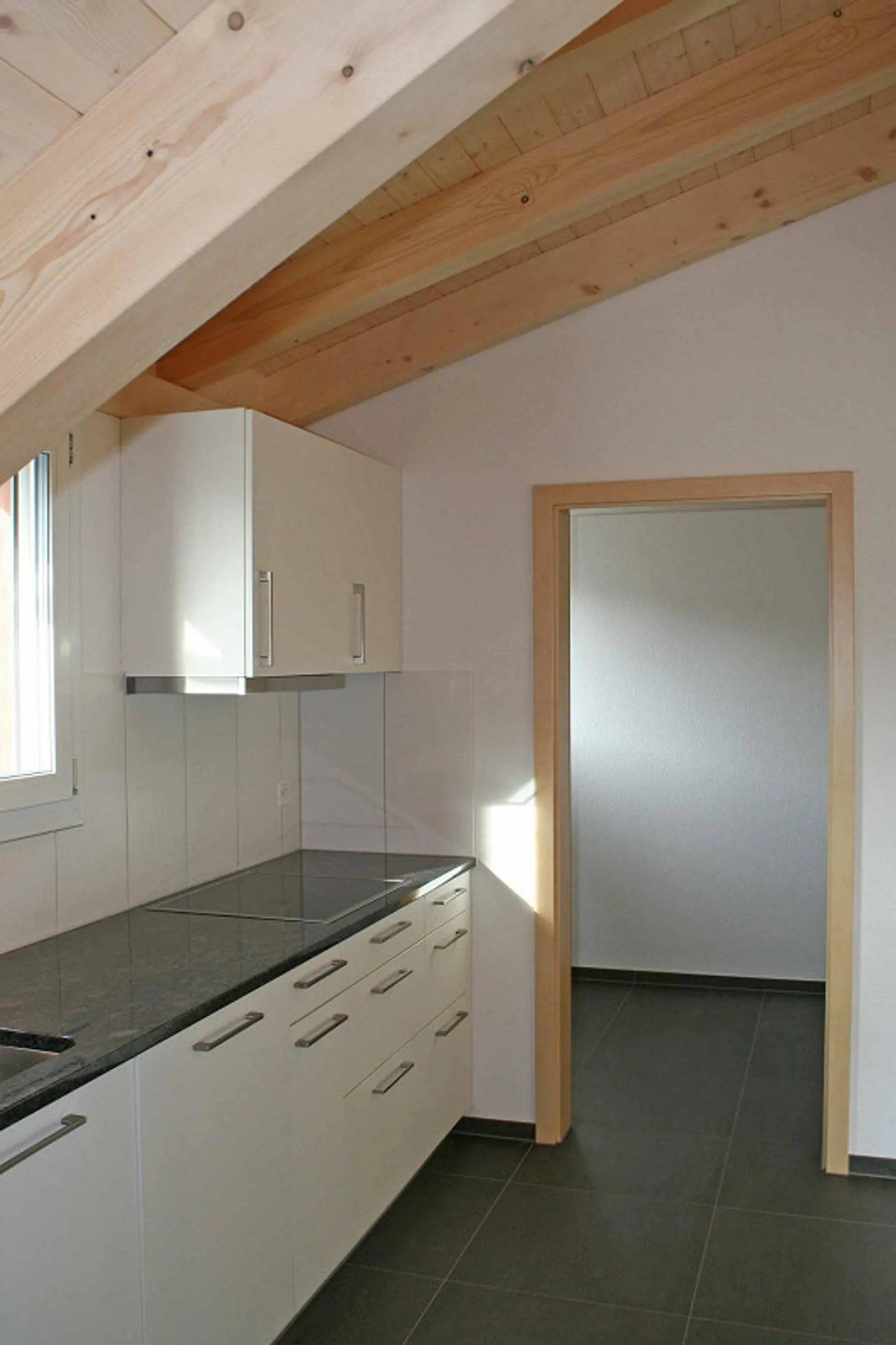 Dachwohnung zum Verlieben - 4½ Zimmer in Neuenegg - Photo 5 of 8