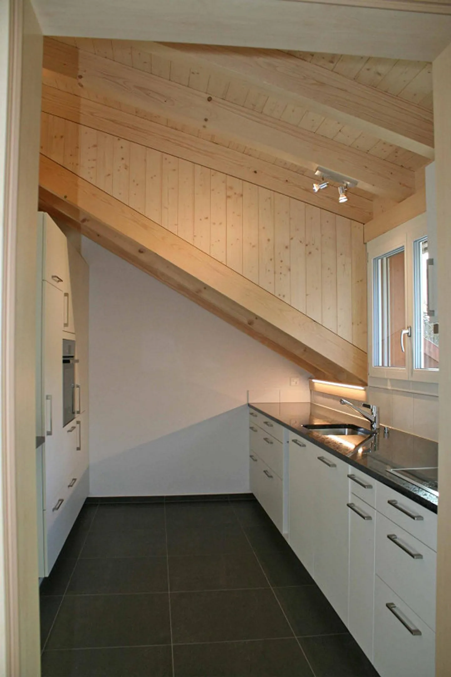 Dachwohnung zum Verlieben - 4½ Zimmer in Neuenegg - Photo 4 of 8