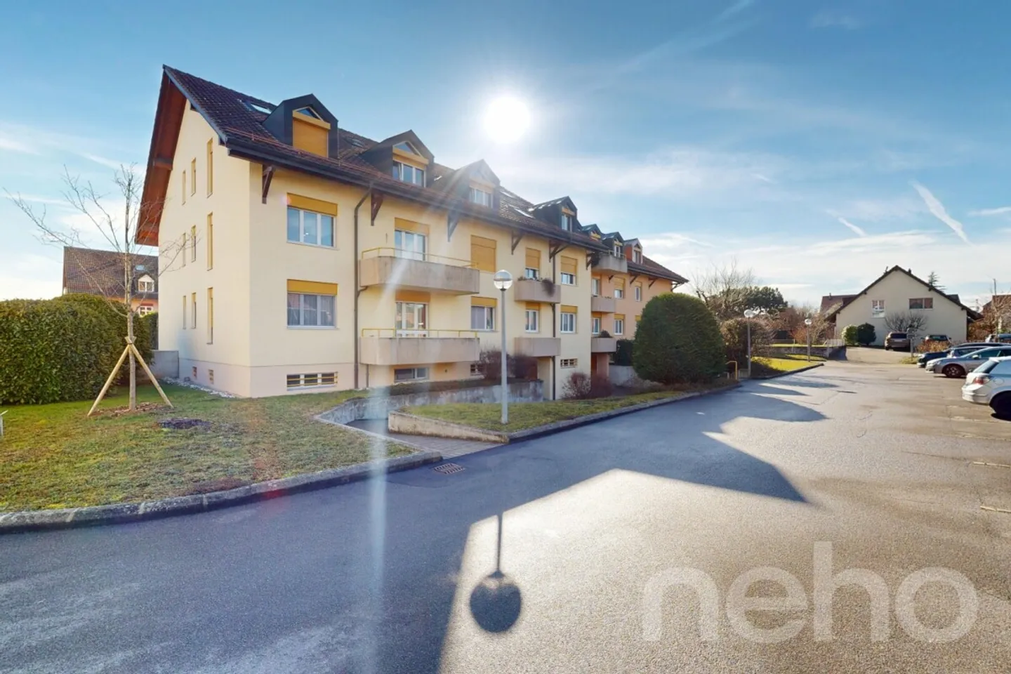 Duplex spacieux en attique près de la gare - Photo 2 sur 12