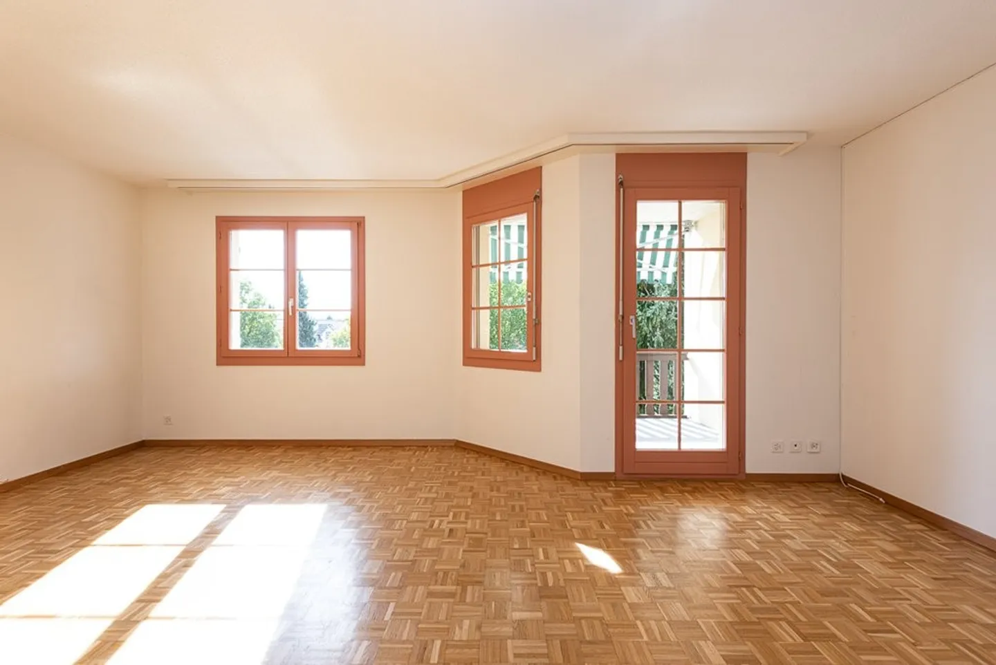 Apartment for rent - Photo 2 of 8