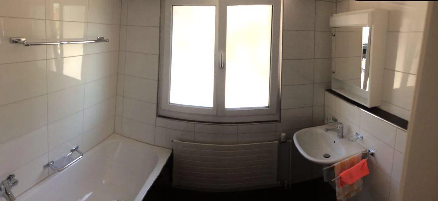 Apartment in a prime location with terrace - Photo 6 of 8