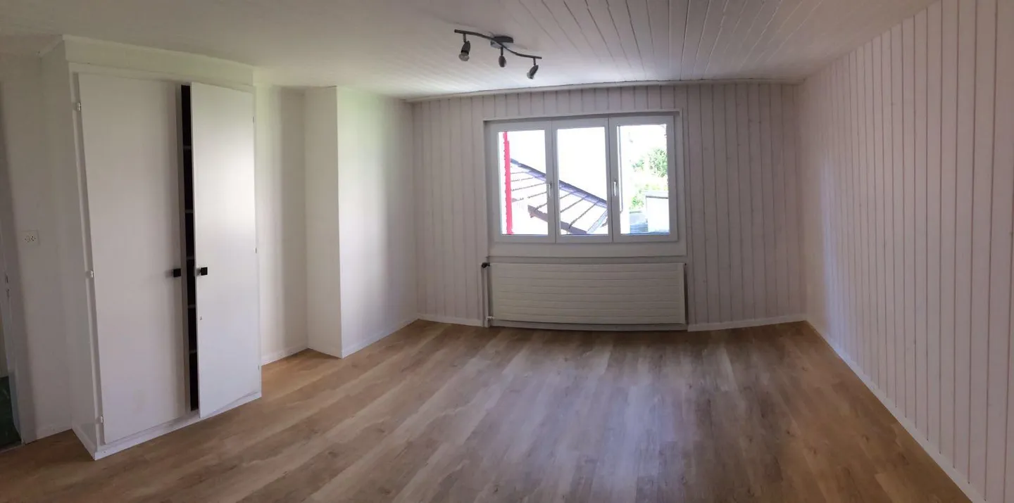 Apartment in a prime location with terrace - Photo 3 of 8