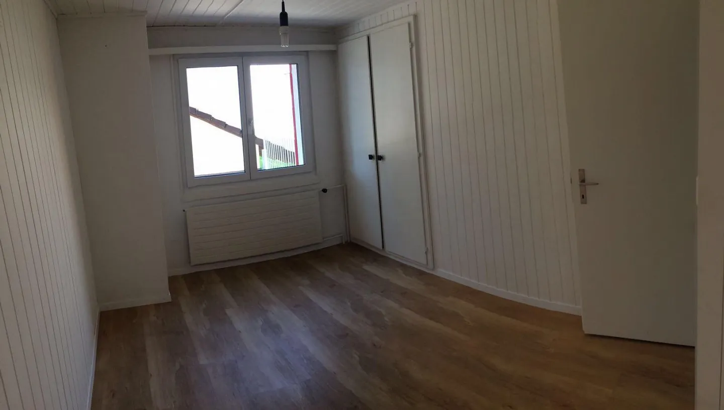 Apartment in a prime location with terrace - Photo 4 of 8