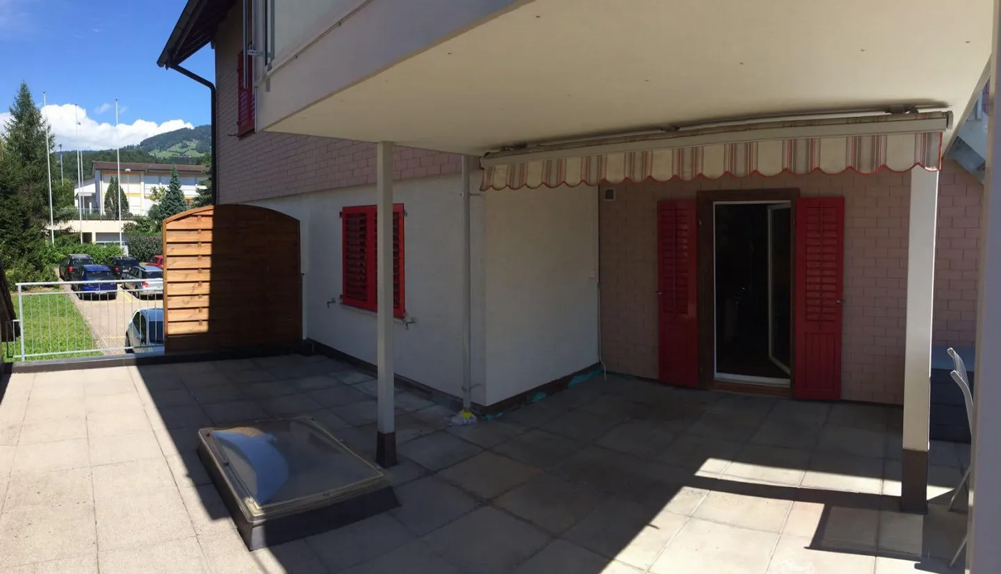 Apartment in a prime location with terrace - Photo 7 of 8