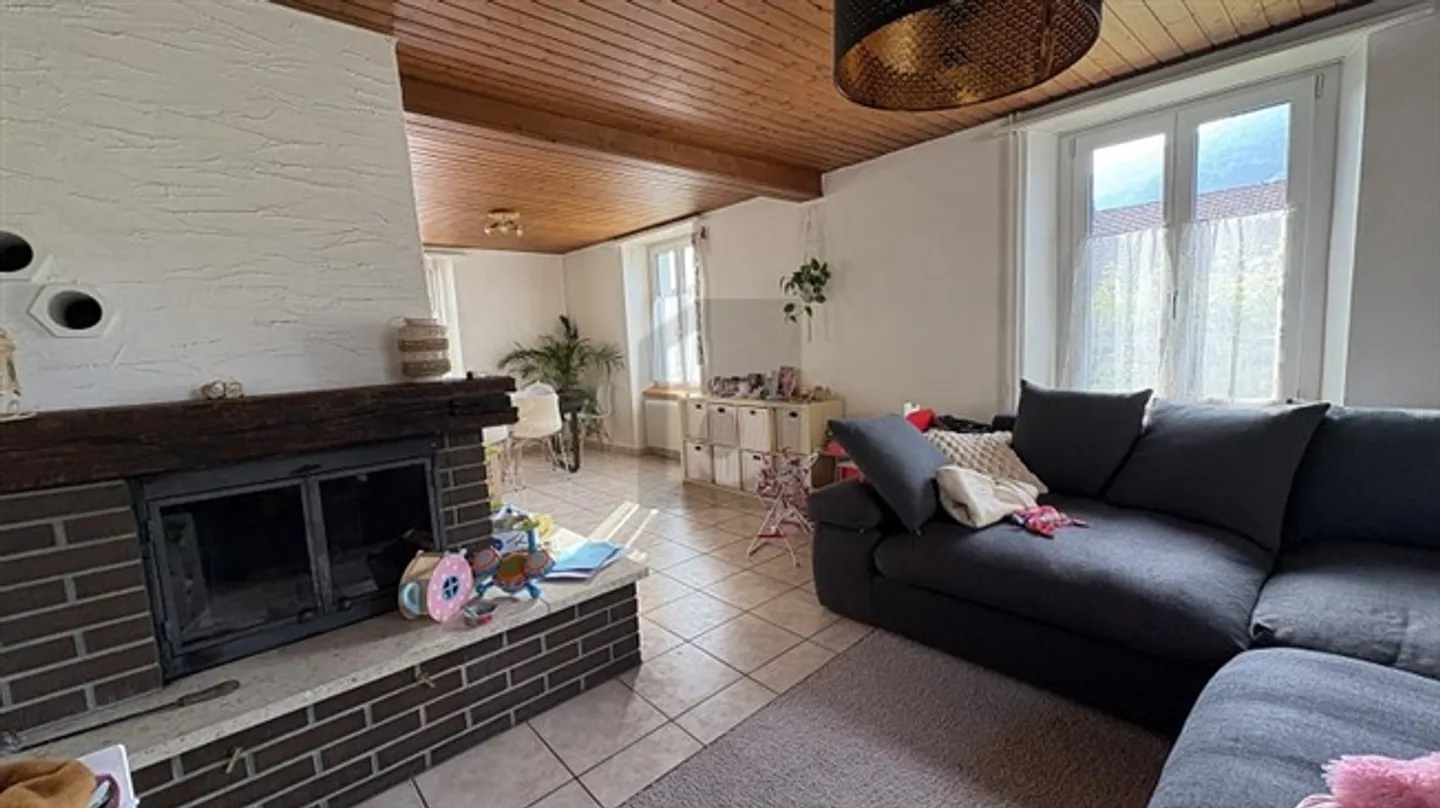 Charming House in a Quiet Area Near Nature - Photo 4 of 6