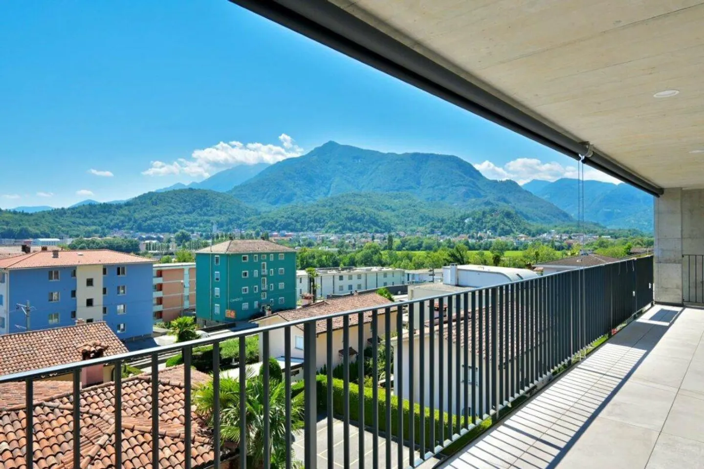 Penthouse with large terraces in new Residence - Photo 1 of 11