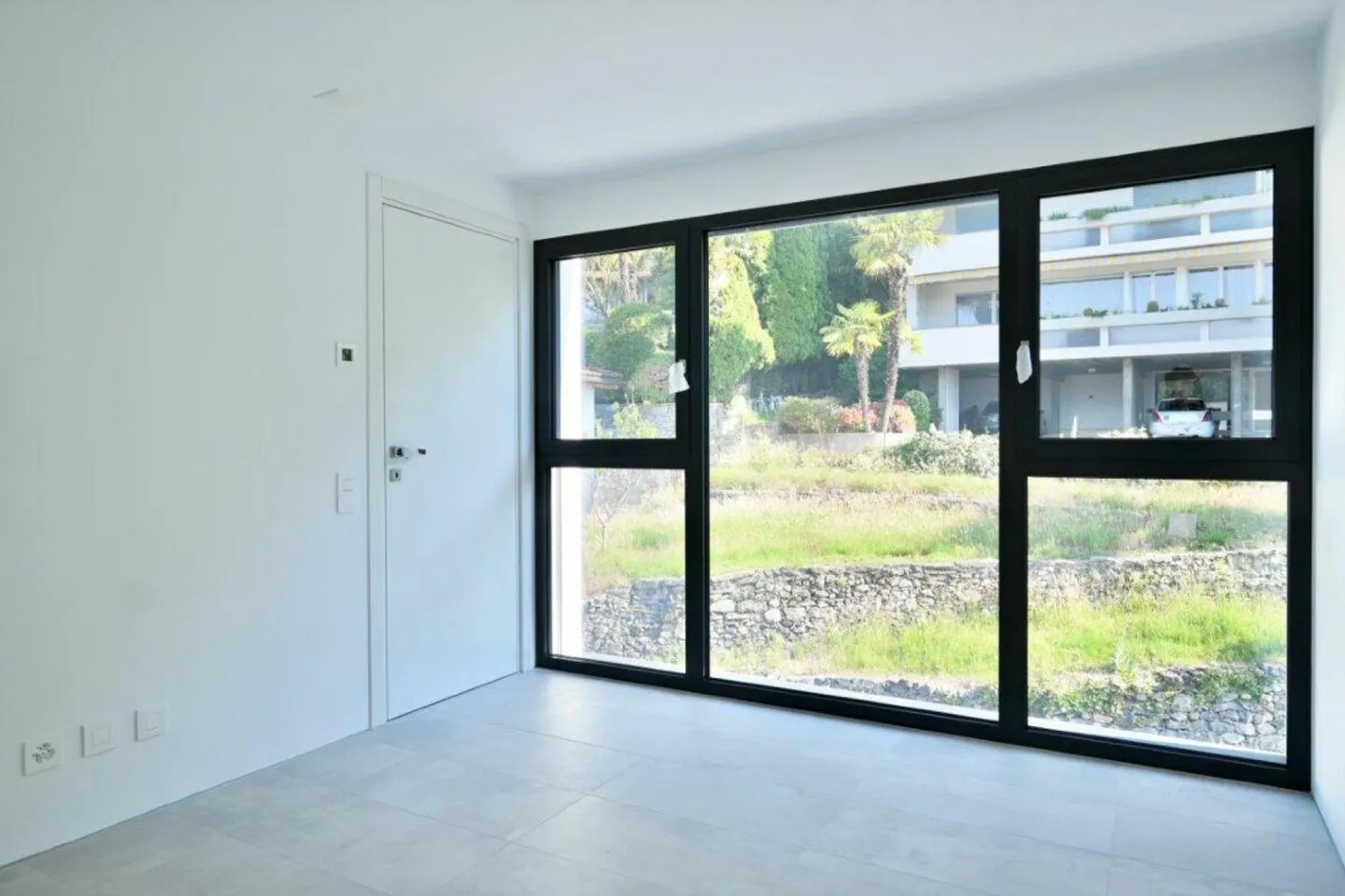 Penthouse with large terraces in new Residence - Photo 7 of 11