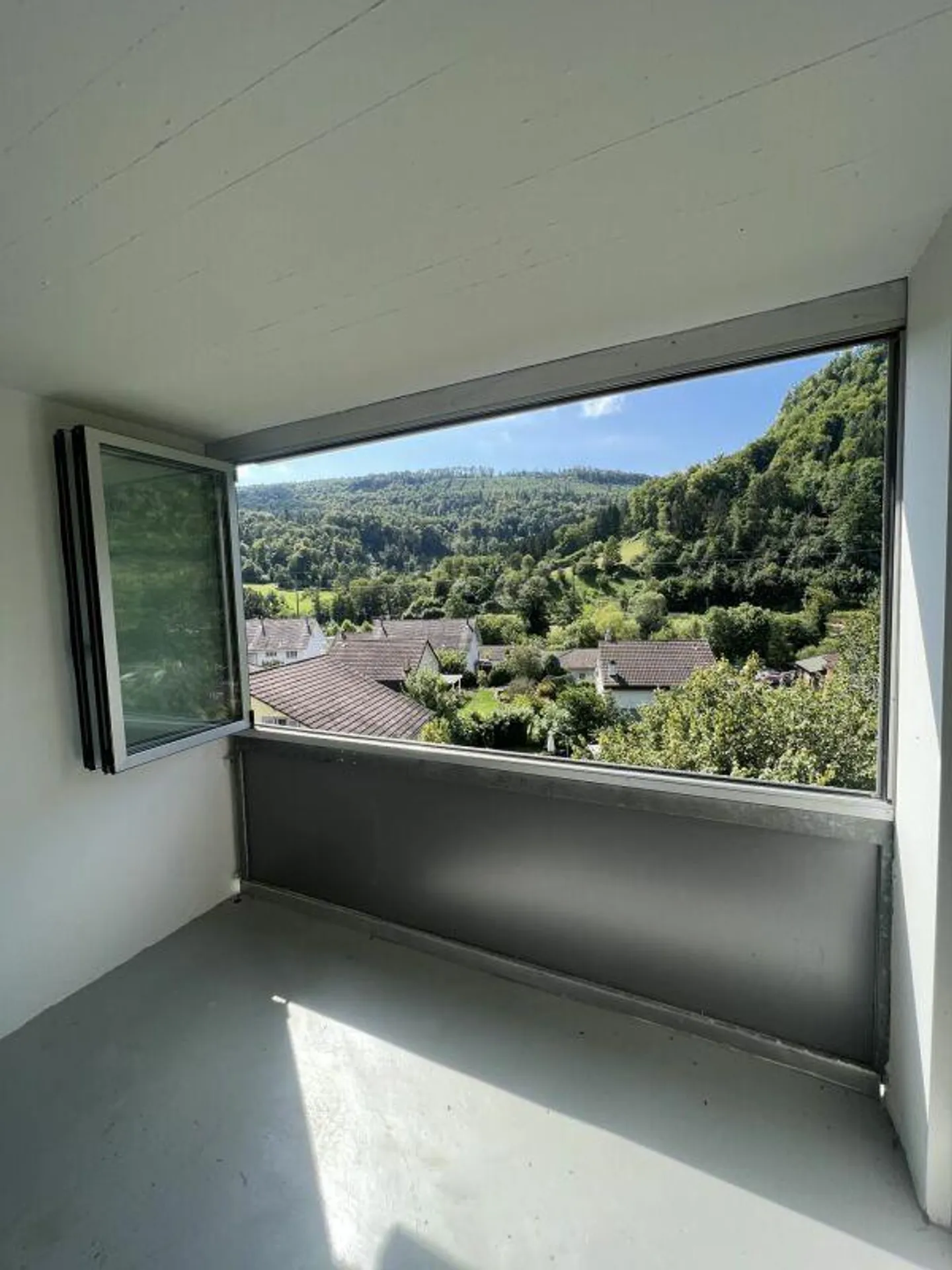 4.5 room apartment on the 3rd floor in Grellingen - Photo 8 of 9