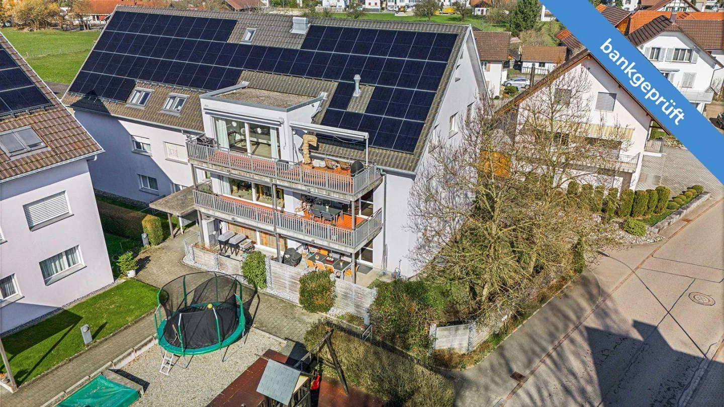 Stylish Apartment in Prime Location - Photo 10 of 13