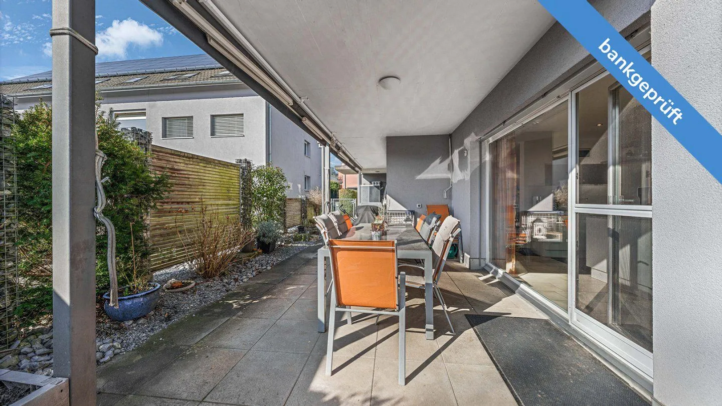 Stylish Apartment in Prime Location - Photo 12 of 13