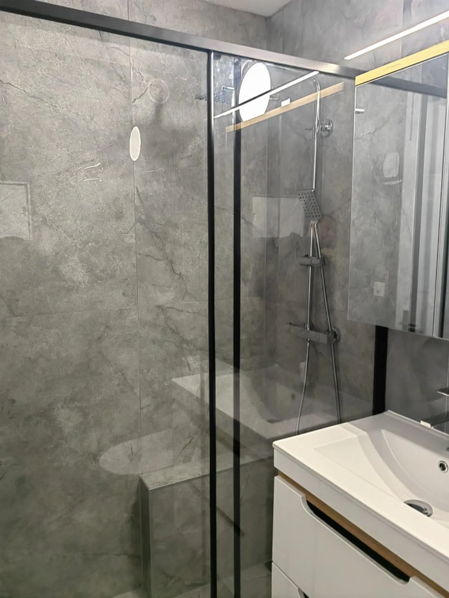 First rental after renovation 2-room ground floor apartment with terrace - Photo 11 of 14