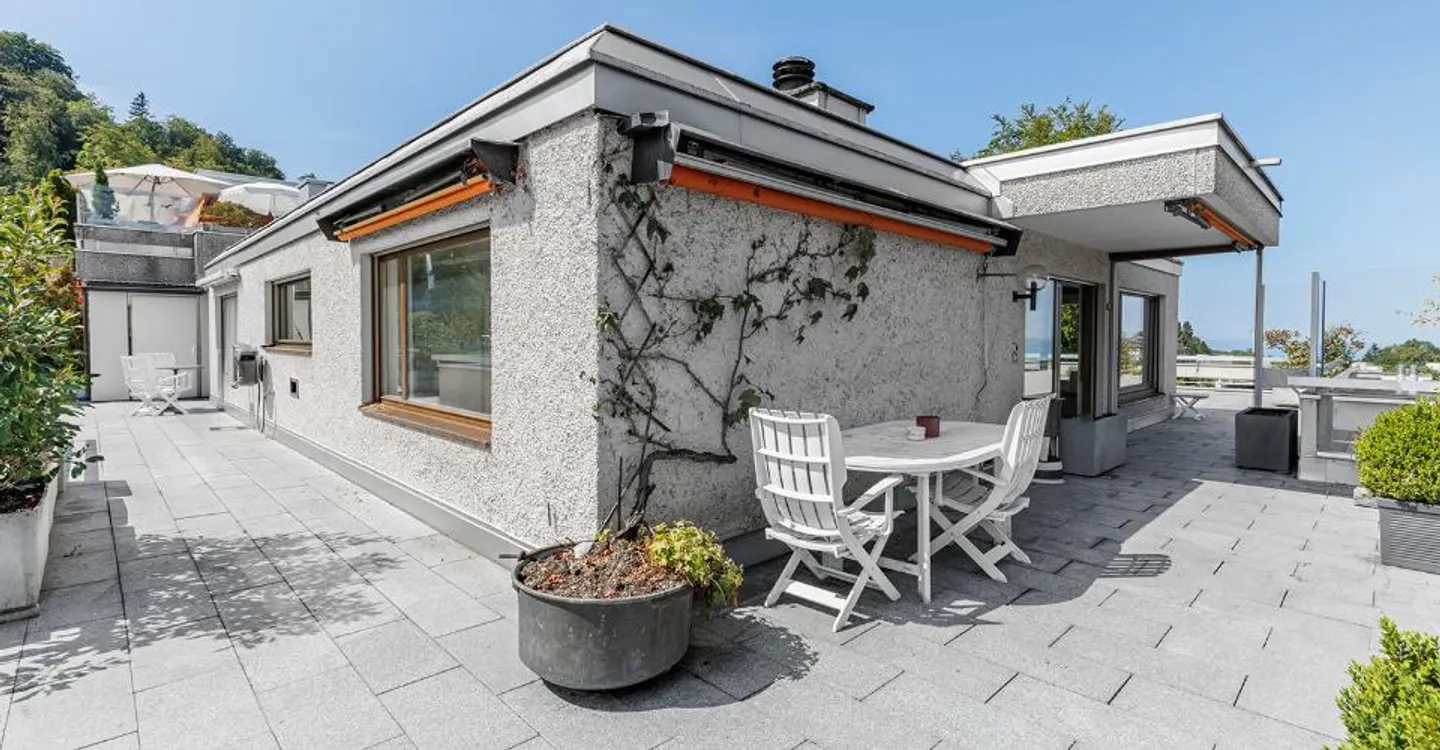 Elegante attico con una magnifica terrazza - Foto 11 di 13