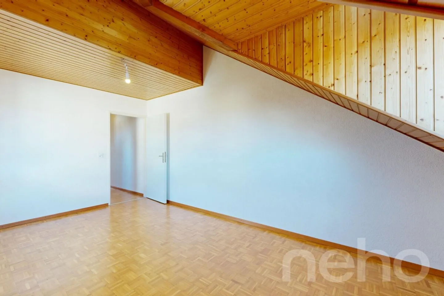 Duplex spacieux en attique près de la gare - Photo 9 sur 12