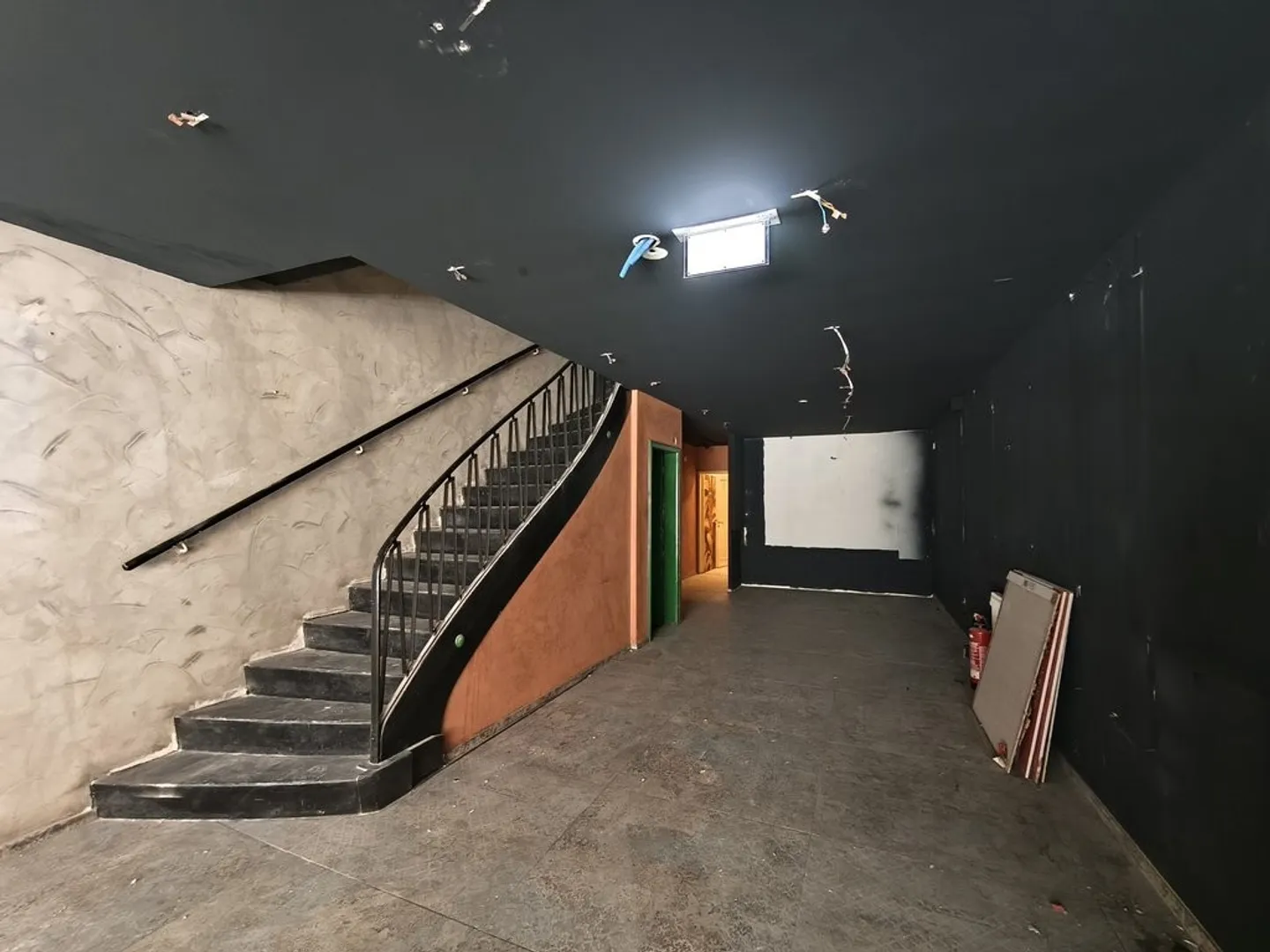 Attractive retail space for rent in Steinenvorstadt - Photo 2 of 5