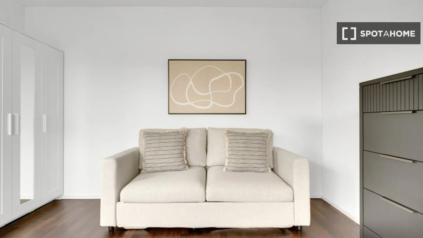 Discover, visit, and rent your new home online with complete confidence. - Photo 16 of 18