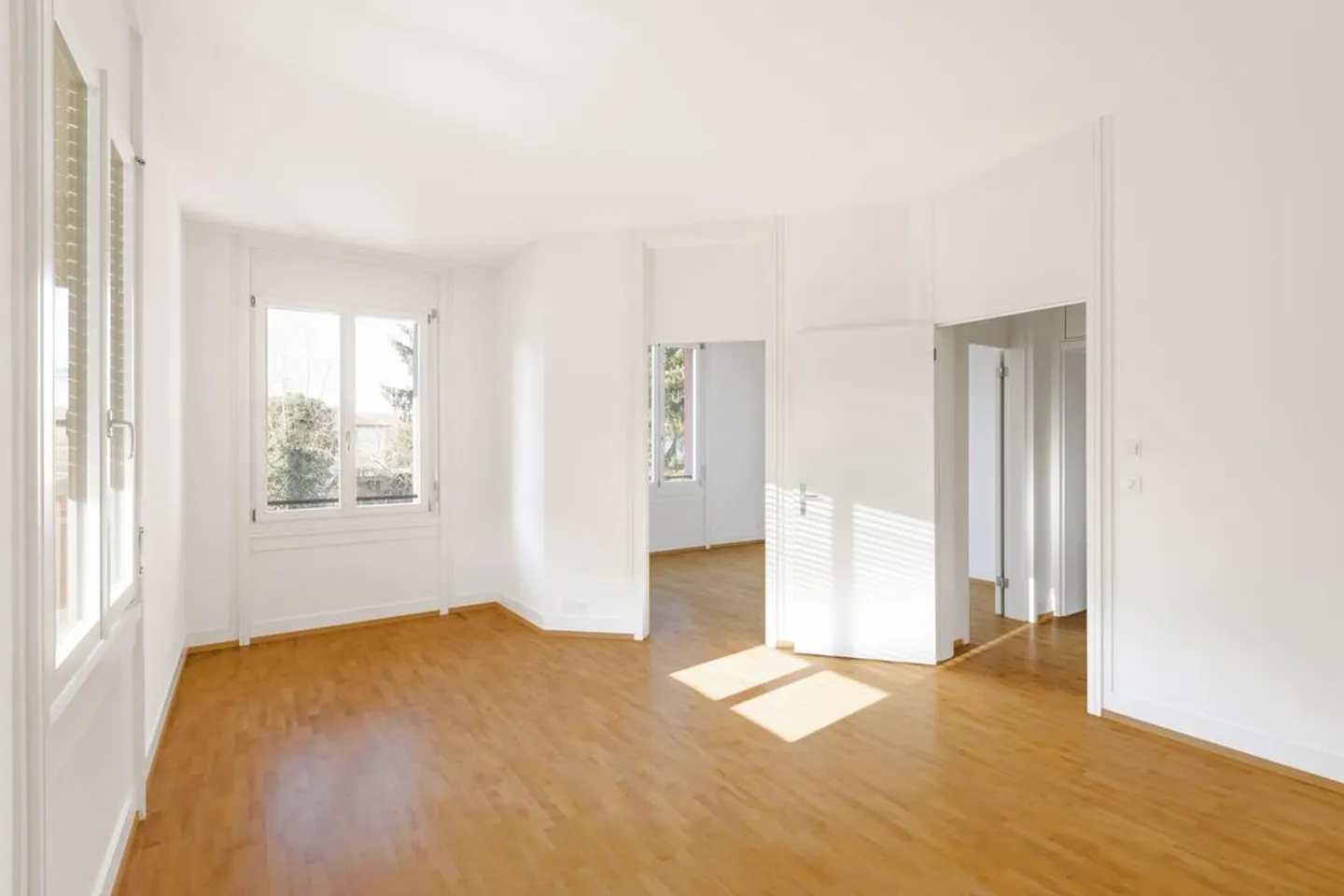 Modern, bright 4.5-room apartment with balcony - Photo 4 of 12