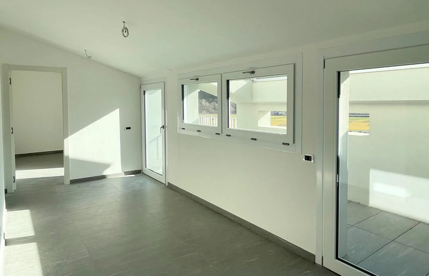 New building with 5 residential units, embedded in nature - Photo 5 of 14