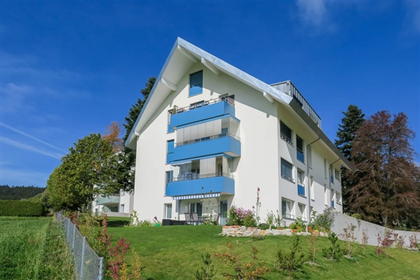 «Moderne 3.5 Zimmerwohnung mit Terrasse
Tiefgarage - Aufzug» - Foto 1 von 15