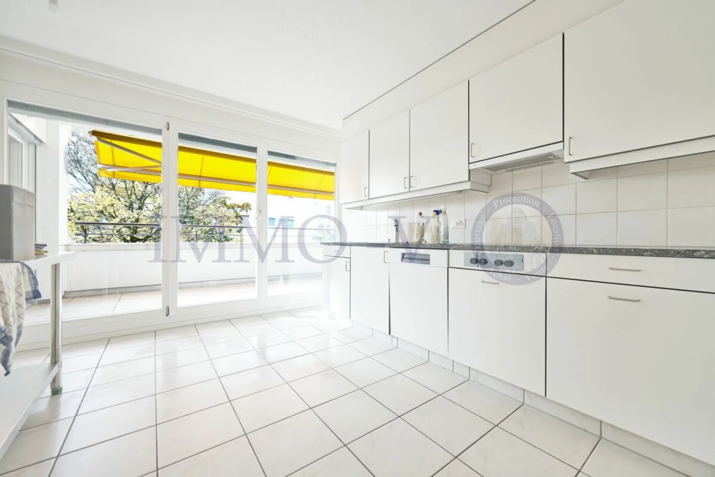 Apartment for rent - Photo 4 of 12