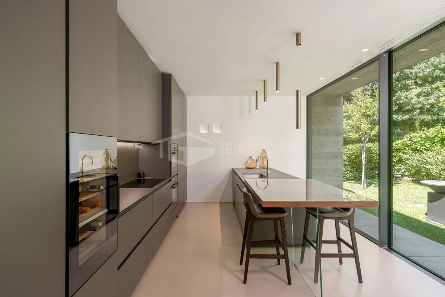 Elegante villa moderna nel verde - Foto 11 di 13