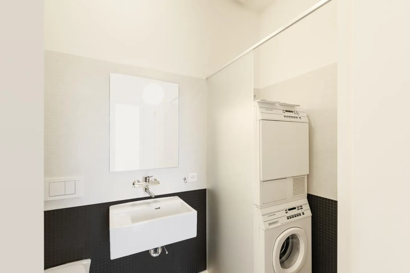 Modern, bright 4.5-room apartment with balcony - Photo 8 of 12