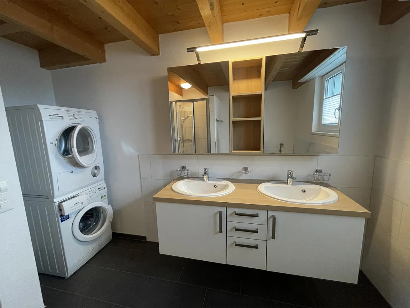 moderne, grosse Wohnung in steuergünstigen Gemeinde - Foto 2 von 4