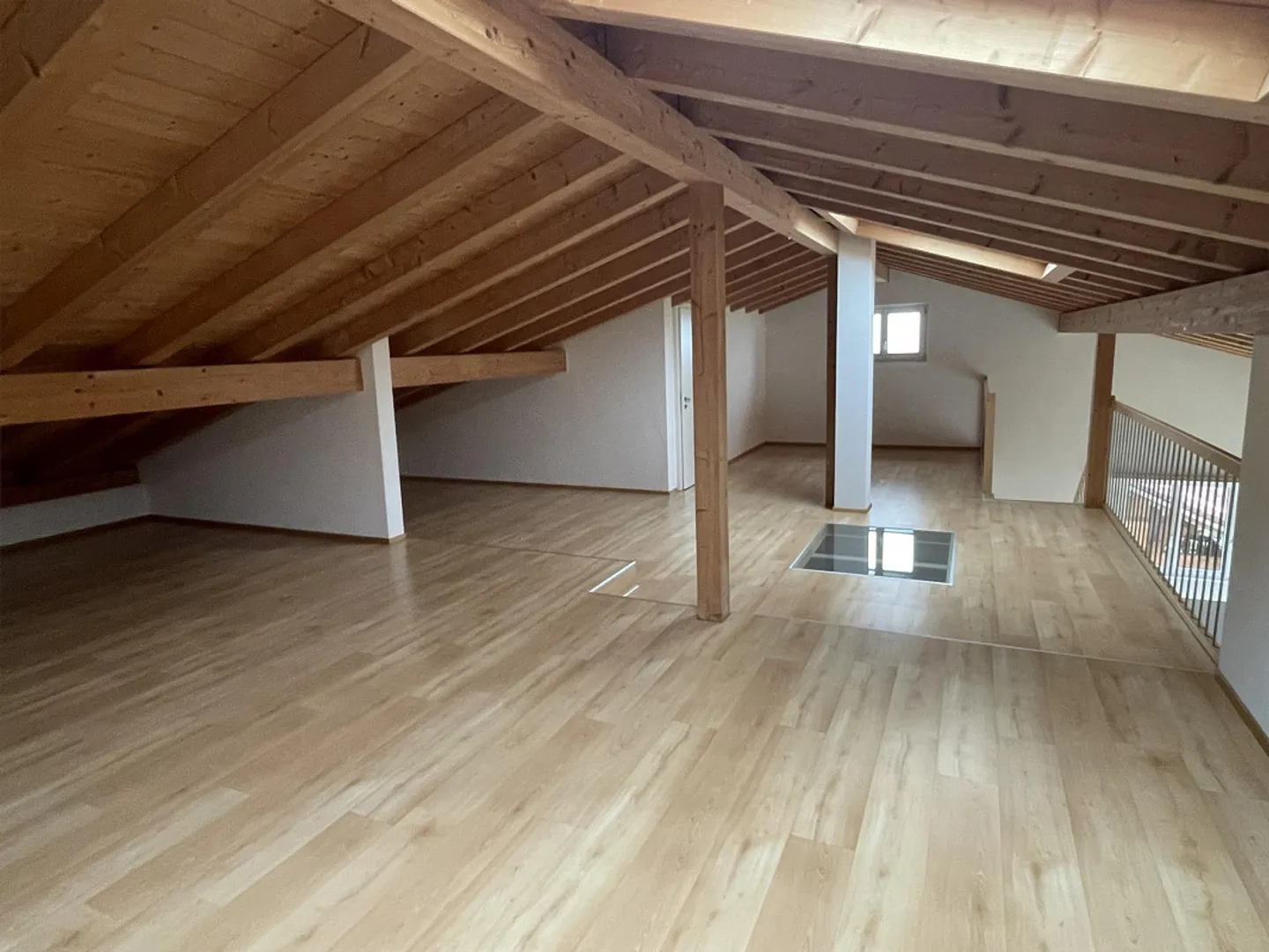 moderne, grosse Wohnung in steuergünstigen Gemeinde - Foto 4 von 4