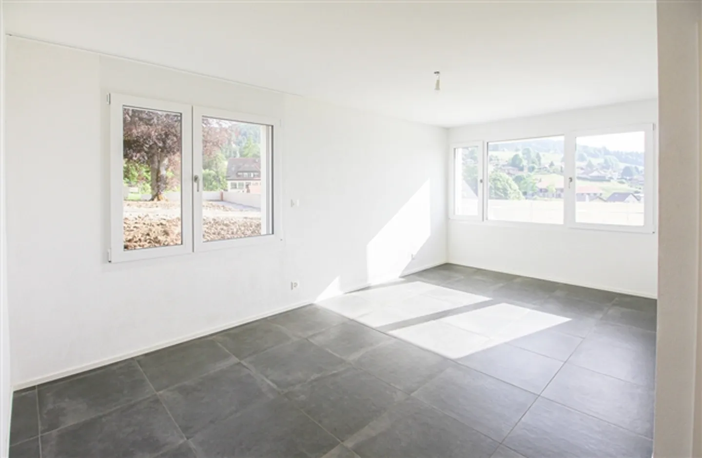 «Moderne 3.5 Zimmerwohnung mit Terrasse
Tiefgarage - Aufzug» - Foto 6 von 15