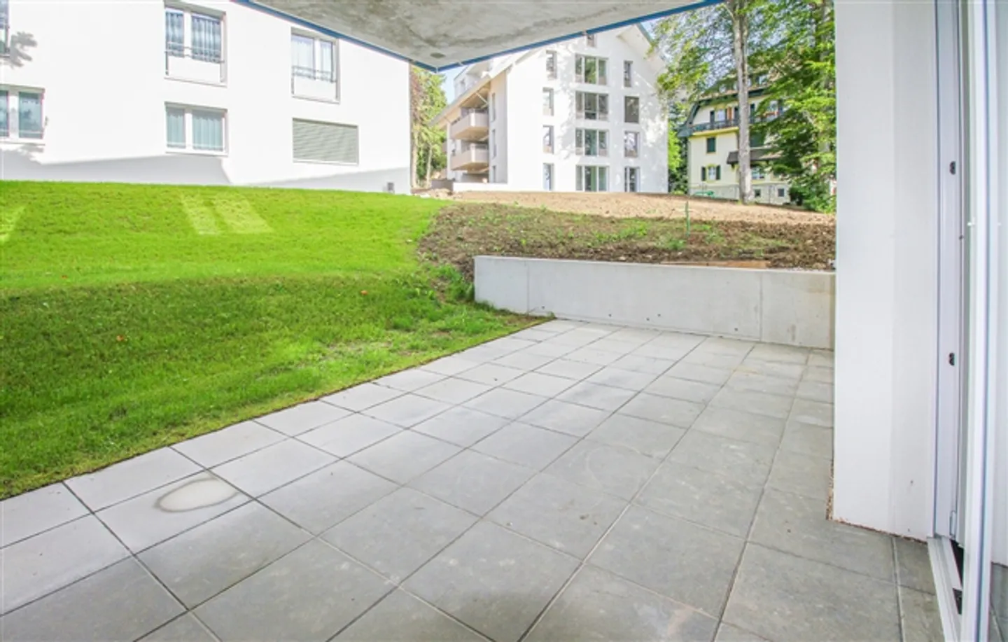 «Moderne 3.5 Zimmerwohnung mit Terrasse
Tiefgarage - Aufzug» - Foto 7 von 15