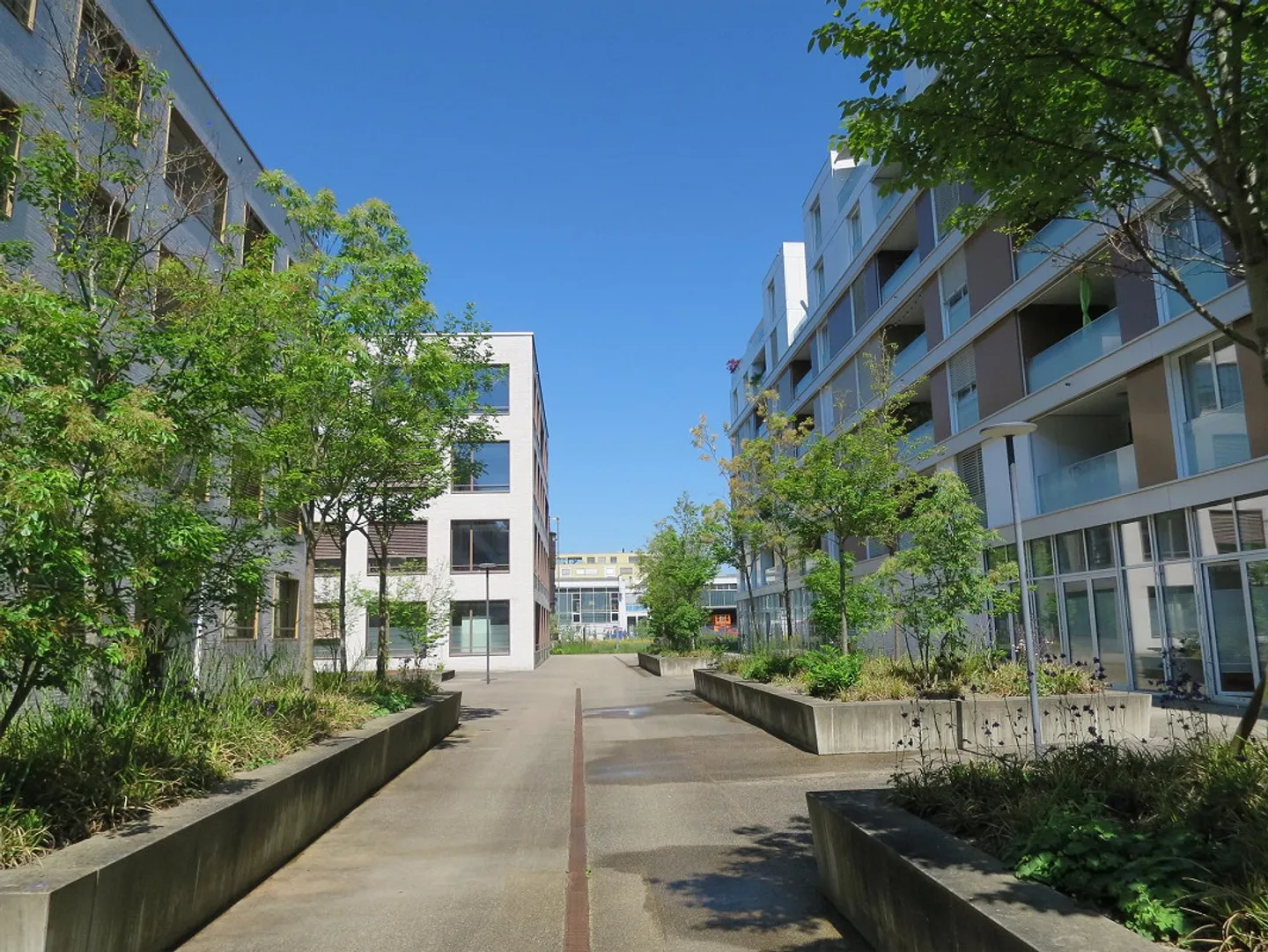TRENDIG WOHNEN UND ARBEITEN IN SEENÄHE - Foto 1 di 7